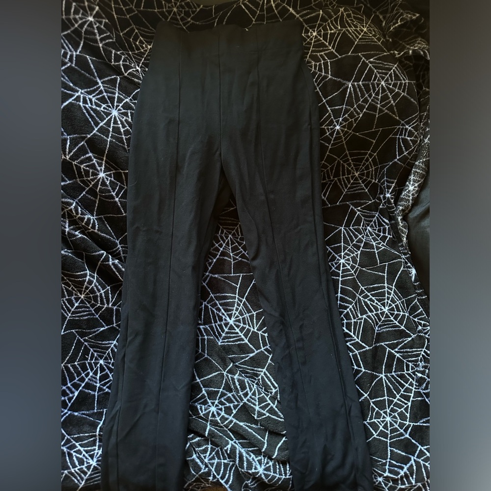 laura byrnes pants